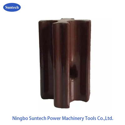 উচ্চ ভোল্টেজ পাওয়ার লাইনের জন্য 11KV পোর্সেলিন স্টে ইনসুলেটর