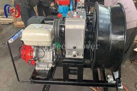 1.25T ট্র্যাক্টিভ ফোর্স 9HP পেট্রল ইঞ্জিন তারের নিন আপ মেশিন দুই সামনের গিয়ার প্লাস বিপরীত তারের Winch টান