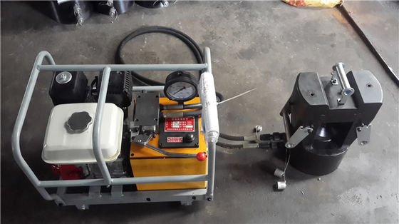 উচ্চ চাপের হাইড্রোলিক পাম্প সহ হাইড্রোলিক ক্রাম্পিং সরঞ্জামগুলি কাটার জন্য পাওয়ার সাপ্লাইয়ের জন্য কম্প্রেসিং এবং পাঞ্চিং মেশিনগুলি