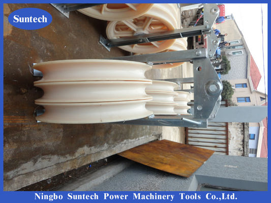 660x100mm গ্যালভানাইজড স্টিল ফ্রেম নাইলন শিভস স্ট্রিংিং কন্ডাক্টর পুলি ব্লক