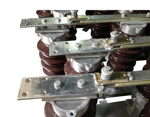 36KV 1250A চীনামাটির বাসন ঘূর্ণন কেন্দ্র অন্তরক মাউন্টিং কাঠামোর সঙ্গে